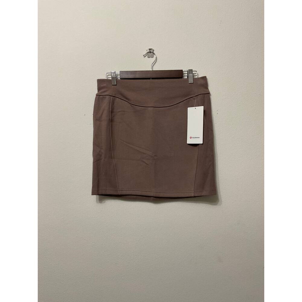 NWT Lululemon Scuba HR Mini Skirt Sz L MSRP $78 Taupetastic